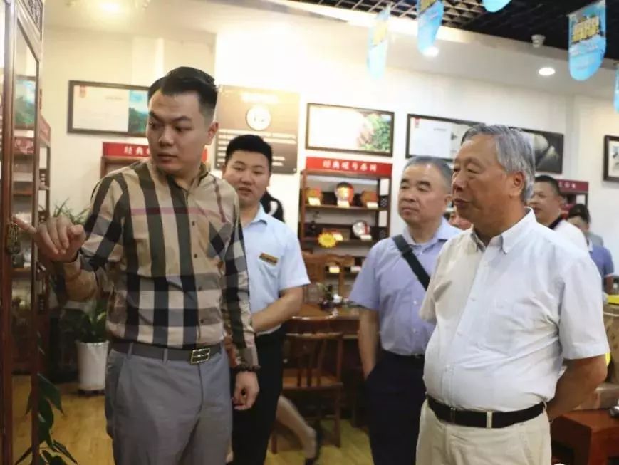中國國際茶文化研究會主辦浙茶企赴陜西考察活動，參觀漢唐西安旗艦店插圖3